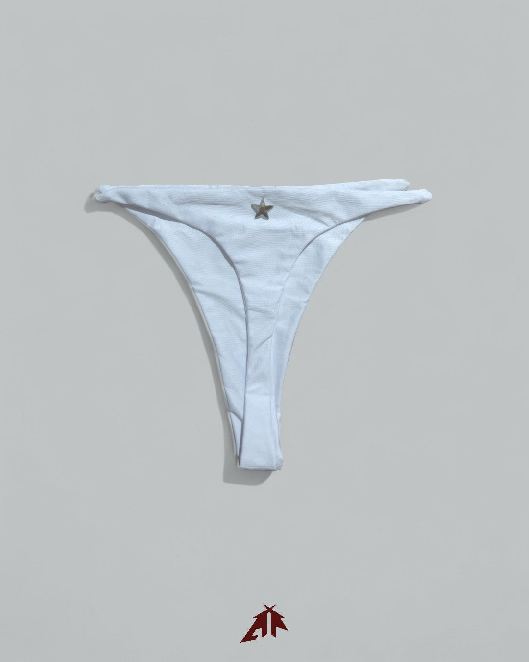 #03WOMENBEACH