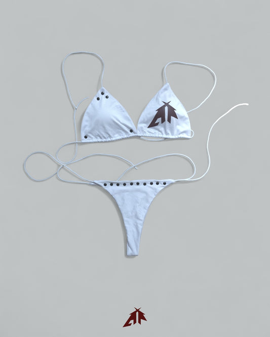 #03WOMENBEACH