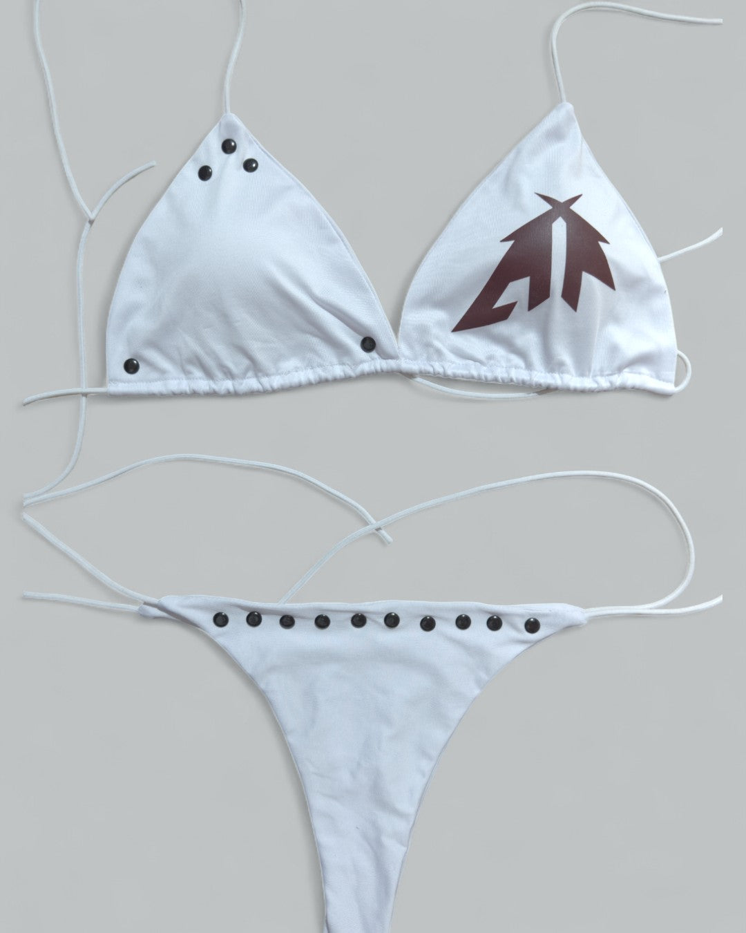 #03WOMENBEACH