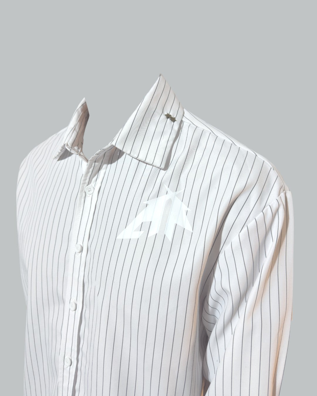 #09WHITESHIRT
